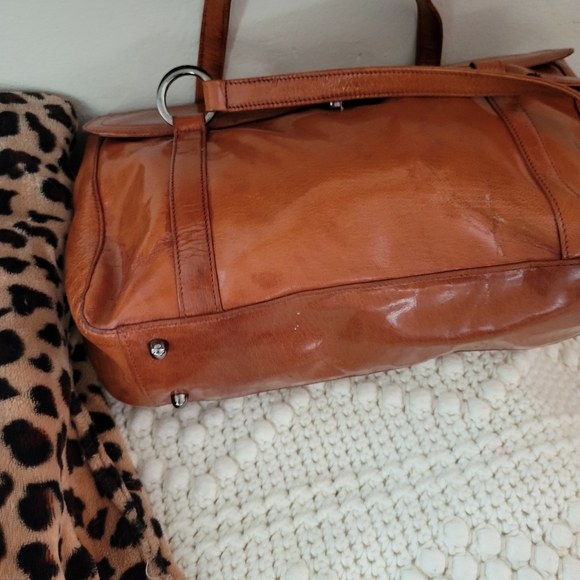 BCBG womens large handbag/tote beautiful brown semi-gloss leather vintage - Picture 3 of 12